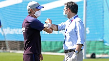 Seti&eacute;n y Bartomeu, durante un entrenamiento del Barcelona.