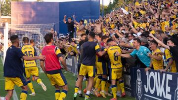 El Alcorc車n retorna a Segunda Divisi車n con los goles de Addai y Castro
