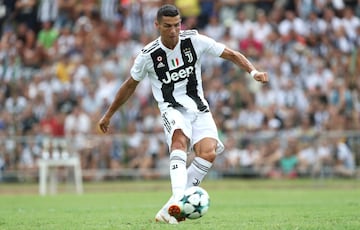 Cristiano marcando el primer gol con la camiseta de la Juve.