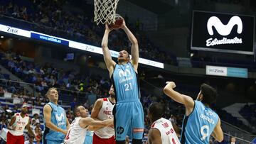 Alec Brown realiza un mate ante el Bilbao Basket.