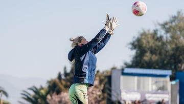 La U anuncia una venta a Europa: “Me enamoré de este club”