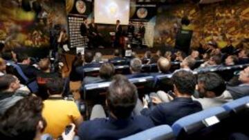 EN EL ESPACIO 2014. El auditorio del Espacio 2014 albergó la presentación de los playoffs. En el escenario: Vidal, Rey, Arseni Cañada (TVE), Sergio Rodríguez y Llompart.