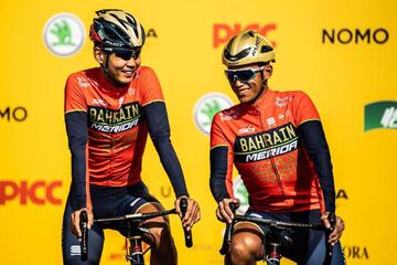 Ciclistas en el podio de la segunda edición del Tour de Francia en China que se celebró en la ciudad de Shanghái.
