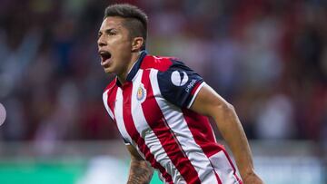 Carlos Salcedo es nuevo jugador de la Fiorentina