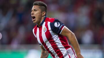 Carlos Salcedo es nuevo jugador de la Fiorentina