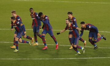 Los jugadores del Barcelona celebraron la calsificación a la final de la Supoercopa.