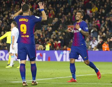 2-0. Pulinho celebró el segundo gol con Luis Suárez.