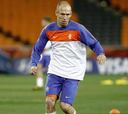 Robben: "El peligro no es Villa, sino Xavi e Iniesta"
