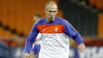 Robben: "El peligro no es Villa, sino Xavi e Iniesta"