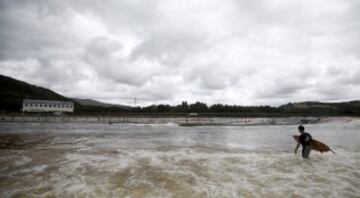 El parque de surf, que costó 22.8 millones $, abrió sus puertas el 1 de agosto y es el primer lago artificial para practicar surf del mundo. Un mecanismo de generación de onda bidireccional es el encargado de formar las series perfectas. Con 300 metros de largo y 110 metros de ancho hará las delicias de los aficionados a este deporte. 