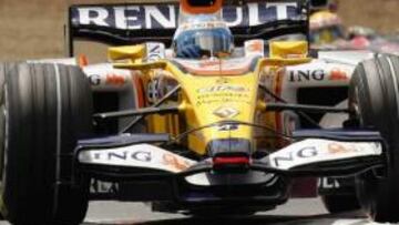 <strong>VIENTO.</strong> Las fuertes rachas de viento marcaron las pruebas de Hamilton y Alonso en Silverstone.