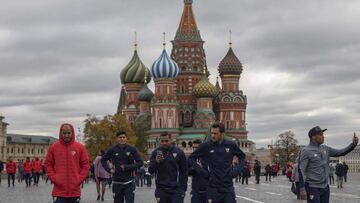 16/10/17 CHAMPIONS LEAGUE VIAJE 
 SEVILLA EN LA PLAZA ROJA
  
   MOSCU