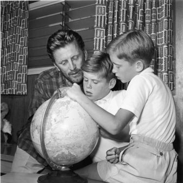 Kirk Douglas: 100 a?os y 91 películas