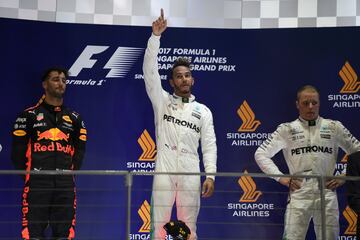 Lewis Hamilton,  Daniel Ricciardo y Valtteri Bottas en el pódium.