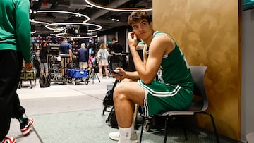BOSTON, MA - SEPTEMBER 29: Rookie Hugo Gonzalez #28 of the Boston Celtics waits for his turn with reporters during Boston Celtics media day at the Auerbach Center on September 29, 2025 in Boston, Massachusetts. NOTE TO USER: User expressly acknowledges and agrees that, by downloading and or using this photograph, User is consenting to the terms and conditions of the Getty Images License Agreement. (Photo By Winslow Townson/Getty Images) (Photo by Winslow Townson / GETTY IMAGES NORTH AMERICA / Getty Images via AFP)