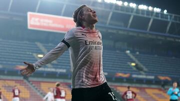10 December 2020, Czech Republic, Prague: Milan's Jens Petter Hauge celebrates scoring his side's first goal during the UEFA Europa League group H soccer match between AC Sparta Prague and AC Milan at Generali Ceska pojistovna Arena. Photo: -/La