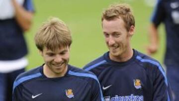 <b>SENSACIÓN. </b>Illarramendi y Zurutuza, en un entrenamiento.