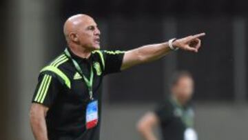 De la Fuente da indicaciones a los Sub-19.