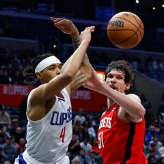 Why did Boban Marjanovic deliberately miss his free throw in the last moments of the game against the Clippers?