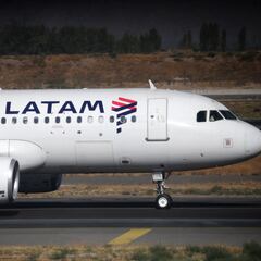 Video shows chaos during LATAM flight that left 50 injured