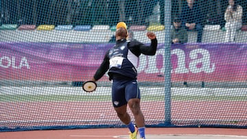 Yasiel Sotero gana su tercer Nacional de disco con récord del campeonato