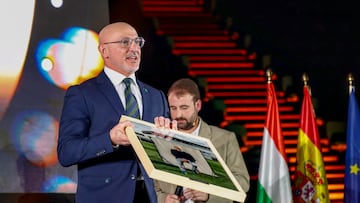 El seleccionador nacional de fútbol, el jarrero Luis de la Fuente, recibe la Mención de Honor del deporte riojano en la Gala del Deporte de La Rioja.