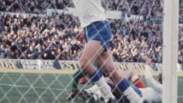 <b>GOLEADOR. </b>Diarte con el Zaragoza (arriba) y con el Valencia, el Salamanca y el Betis.