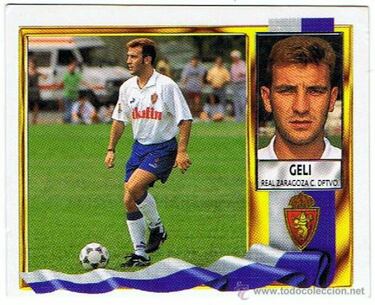 Ángel de Juana García nació en Santander el 15 de febrero de 1968. Volante izquierdo. 1,77 de estatura. Zurdo. Rápido y profundo, y con un gran golpeo de balón, aunque disperso defensivamente. No era habilidoso, pero sí potente para el desborde. Formado en el Atlético Perines de Santander, debutó con el Racing en la temporada 1988-89, tras una campaña en la Cultural de Guanizo y un año y medio en el filial Rayo Cantabria. Al Real Zaragoza llegó en el verano de 1994 mediante un traspaso de 120 millones de pesetas (722.891 euros). En La Romareda sólo estuvo esa temporada 1994-95, en la que disputó 42 partidos y marcó un gol, y después fue traspasado al Celta de Vigo por 100 millones de pesetas (602.409 euros). En 1998 regresó al Racing, jugó la campaña 1999-00 en el Extremadura y acabó estirando su carrera en la Gimnástica de Torrelavega (2000-04), en Segunda B.
Palmarés: una Recopa (1995).
Disputó ocho partidos de la Recopa, incluida la final como relevo de García Sanjuán en el minuto 112.
