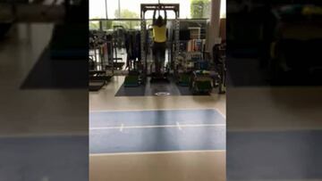 Así trabaja Claudio Bravo para superar su lesión muscular