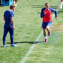 Simeone insiste: Correa con Griezmann y Llorente de carrilero