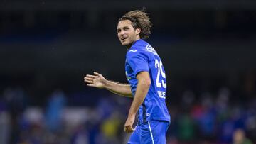 Santiago Giménez: “Estando completos vamos a todo por el título”