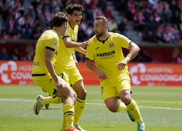 Salió ovacionado de El Molinón-Enrique Castro Quini. El jugador del filial amarillo marcó un gol y fue un auténtico martirio para el equipo rival. A este nivel el equipo conseguirá la permanencia.