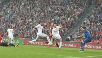 Benzema se anticipa a Cristiano para hacer el 1-2.