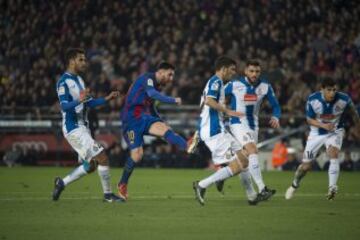 2-0. Messi en la jugada del segundo gol de Luis Suárez.