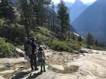  Selah Schneiter se han convertido en la persona más joven (10 años) es escalar el muro de Yosemite situado en las montañas de Sierra Nevada de California.