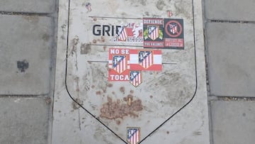 La placa de Griezmann fue atacada. 