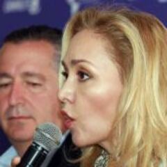 Angélica Fuentes no puede ejercer cargos en Grupo Chivas