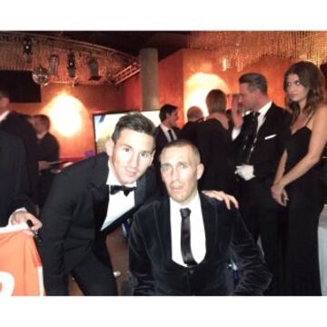 Messi y Fernando Ricksen.