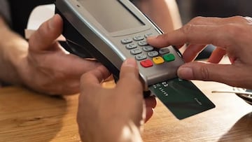 El Banco de España avisa de algo que se debe hacer al pagar con tarjeta