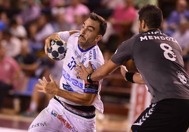 Ángel Fernández releva a
Rivera como máximo goleador