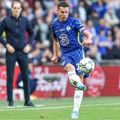 El fichaje de Azpilicueta se congela
