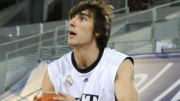 El Real Madrid cede al joven Dani Díez al Lagun Aro