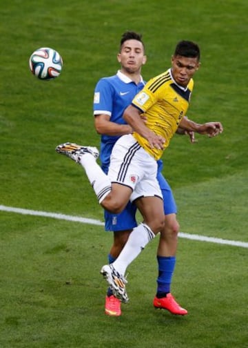 La Selección goleó a los europeos con goles de Pablo Armero, Teo Gutiérrez y James Rodríguez.