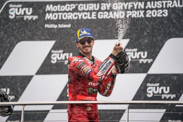 Alegría de Francesco Bagnaia durante la carrera del Gran Premio de Australia de MotoGP disputado en el circuito Phillip Island.