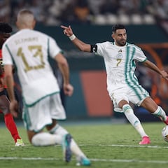 Duras críticas a Mahrez en Argelia