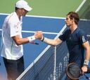 Murray sufre en exceso ante Isner para avanzar a cuartos