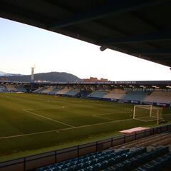 Un positivo en el filial obliga a guardar cuarentena a un jugador de la Ponferradina