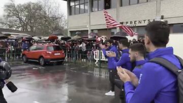 La calurosa despedida al Athletic antes de ir a Granada