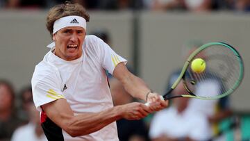 El tenista alem&aacute;n Alexander Zverev, durante su partido ante Thiago Monteiro en la eliminatoria de Copa Davis entre Alemania y Brasil.