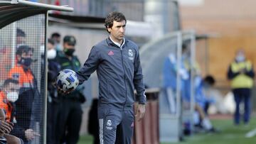 14/02/21 PARTIDO SEGUNDA B NAVALCARNERO REAL MADRID CASTILLA
 RAUL GONZALEZ ENTRENADOR